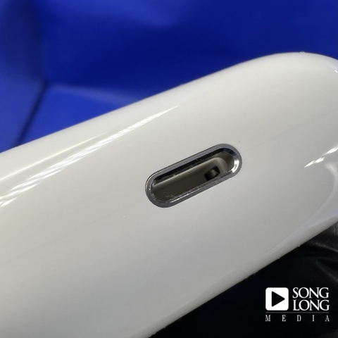 APPLE AIRPODS PRO (LIKE NEW)