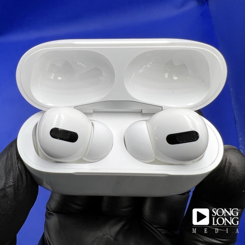 APPLE AIRPODS PRO (LIKE NEW)