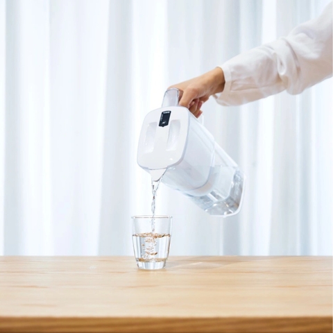 Bình lọc nước Brita Liquelli White 2.2L (có sẵn 1 lõi lọc Maxtra Pro 150L)
