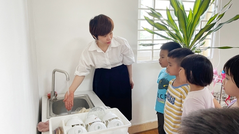 TÌM HIỂU VỀ BÀI HỌC CẢM QUAN TRONG PHƯƠNG PHÁP MONTESSORI