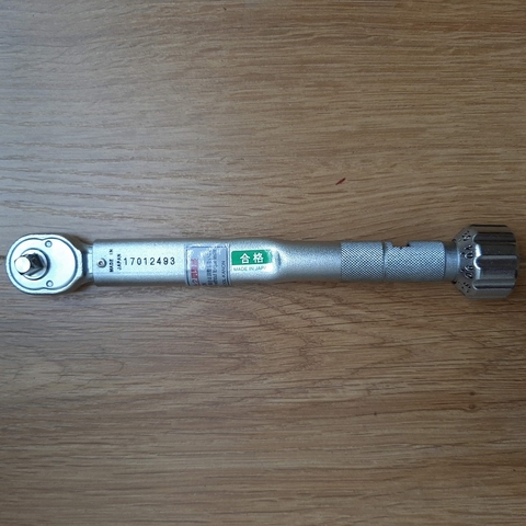 Thanh vặn có lực