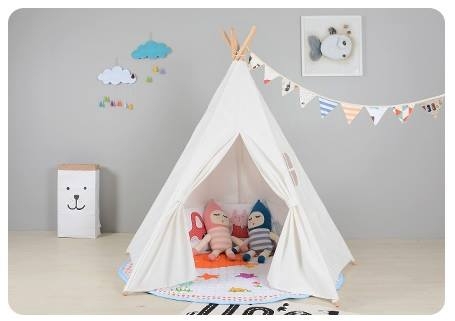 Ơ !!! sao các em bé lại thích những cái lều nhỏ nhỉ 