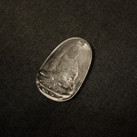 Mặt phật Bất Động Minh Vương Bồ Tát màu trắng dài 5 cm rộng 3 cm. Đã khai quang.