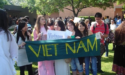 Ở lại hay về nước khi học xong ở nước ngoài: Câu chuyện còn đó