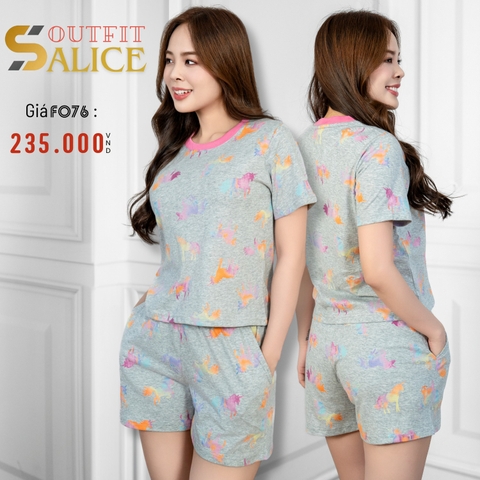 SALICE - ĐỒ BỘ NỮ ÁO THUN CỔ TRÒN TAY NGẮN QUẦN SHORT LƯNG THUN HOẠ TIẾT KỲ LÂN MÀU XÁM