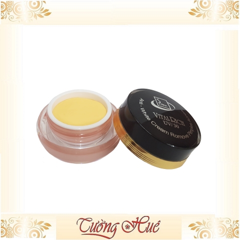 Kem Dưỡng Trắng Sofina Vital Rich UV/30 - 15g.