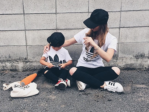Bất ngờ chưa, chiếc áo logo adidas 