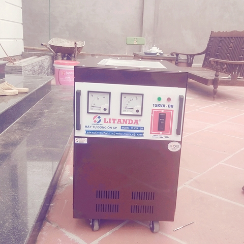 Khách Hàng Mua Máy Ổn Áp Litanda 15KVA Dải 90V Ở Khu Đô Thị Việt Hưng