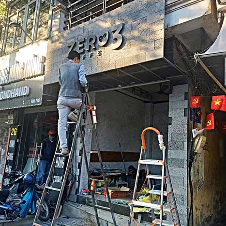 Biển quảng cáo ốp gạch