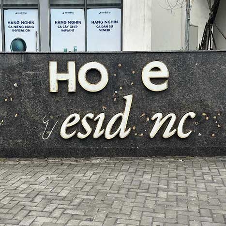 Sửa chữa biển quảng cáo chữ nổi viền inox tại Hà Nội