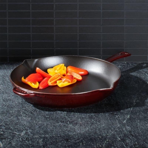 CHẢO STAUB 2 MIỆNG RÓT 30cm mầu đỏ mận