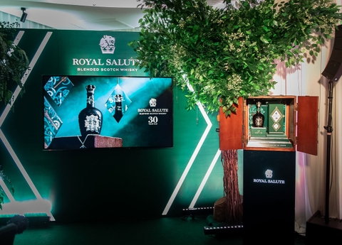 Rượu và hộp quà Tết 2025 của Pernod Ricard Vietnam