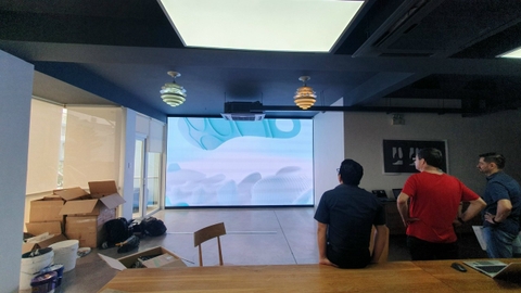 MÀN HÌNH LED P1.86 TRONG NHÀ DÙNG ĐỂ TRIỂN LÃM SIÊU NÉT CHO CHUỖI CỬA HÀNG GIÀY SHOEFABRIK