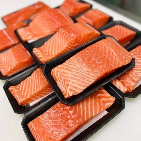 Mua 3kg Cá hồi tặng 1kg bò úc - (Giá tính theo 1kg)