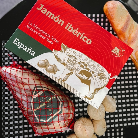 Hộp quà Đùi trước Iberico Serano 24-36 tháng - 1kg,đùi heo iberico, đùi heo muối, đùi heo tây ban nha, đùi lợn muối, đùi lợn iberico, đùi lợn tây ban nha, giò heo muối, mua đùi heo muối, mua đùi lợn muối