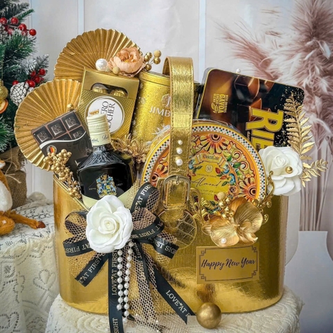 Set Giỏ Quà tết Vang + Bánh kẹo + Trà Nhập khẩu 10