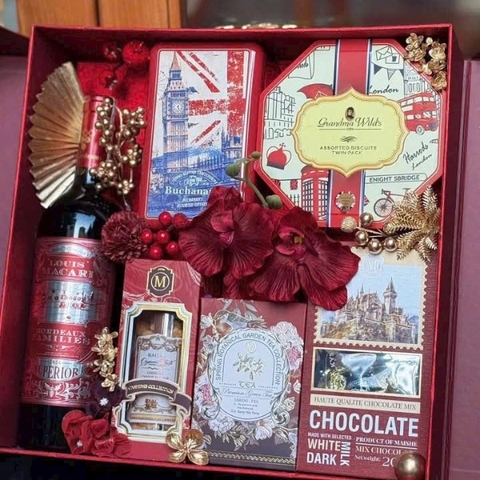 Set Giỏ Quà tết Vang + Bánh kẹo + Trà Nhập khẩu 12