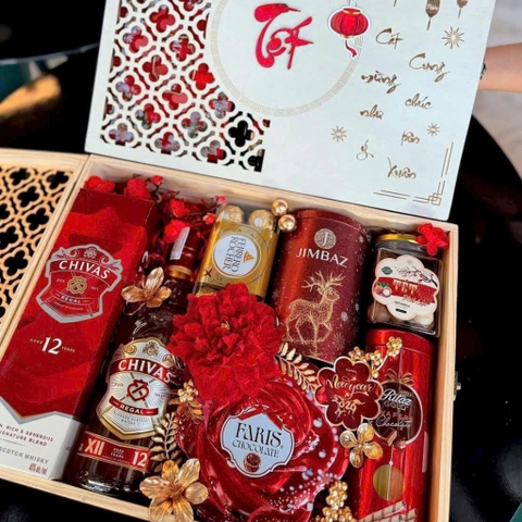 Set Giỏ Quà tết Vang + Bánh kẹo + Trà Nhập khẩu 13