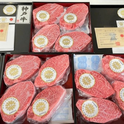 Hộp quà 3kg bò Kobe Nhật Hộp Gỗ - Kobe beef japanese