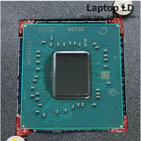 Chipset trên bo mạch chủ Dell Precision 7670 giúp điều khiển toàn bộ hệ thống