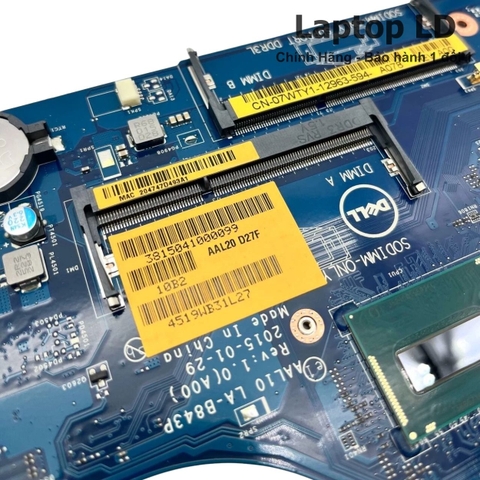 Khe RAM trên mainboard Dell Inspiron 5758 cho phép nâng cấp dung lượng bộ nhớ