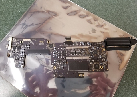 Main MacBook Pro A1708 2.3Ghz i5 Logic Board 8Gb  820-00840-01 Mid