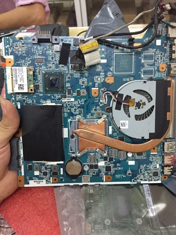 MAIN SONY SVE 14 - MBX 270 VGA Share