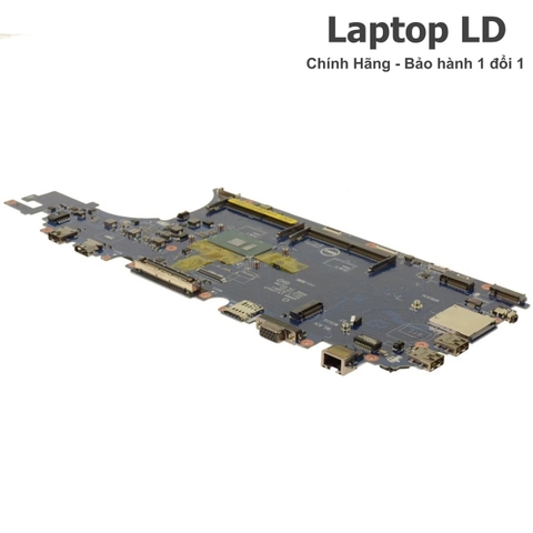 Mặt trước bo mạch chủ Dell Latitude E5570 với đầy đủ chipset và linh kiện
