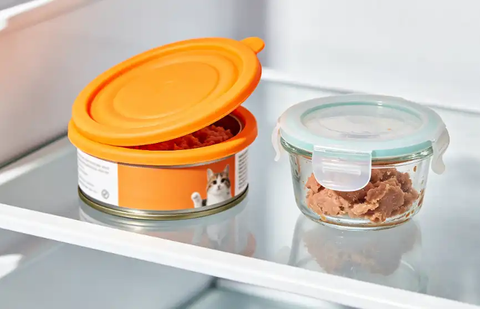 Pate cho chó mèo mở nắp để được bao lâu? Cách cất phần thừa đúng cách