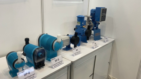 Nên mua máy bơm định lượng thương hiệu nào?