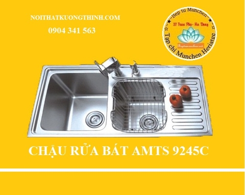 Rửa nho sạch trong chậu rửa bát AMTS