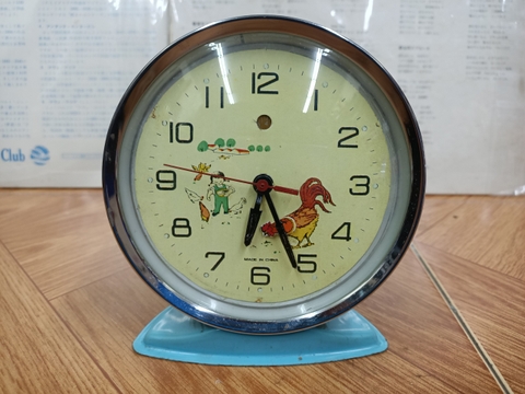 Đồng hồ con gà Mã R2