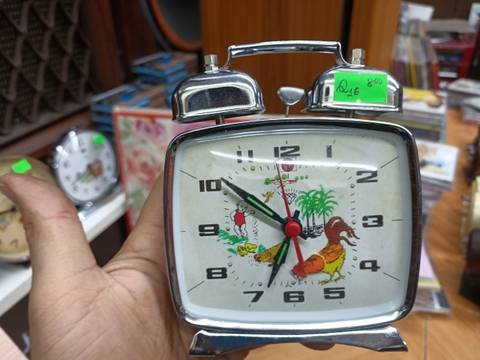 Đồng hồ con gà Mã Q17