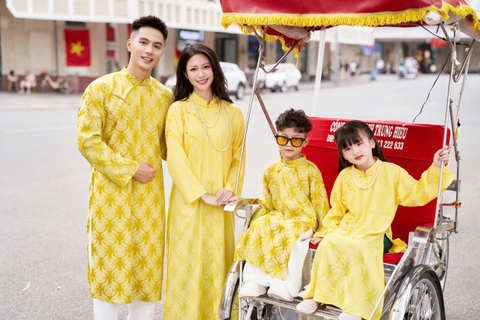 Áo Dài Cách Tân Gia Đình Gấm Vàng Họa Tiết Đồng Tiền