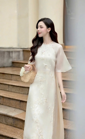 Áo Dài Cách Tân Voan Tơ Thêu Hoa Xinh Xắn