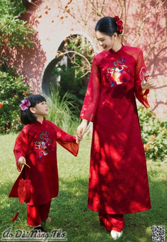 Áo Dài Cách Tân Lụa Đỏ Họa Tiết Thêu Xinh Xắn (Không bao gồm áo bé)