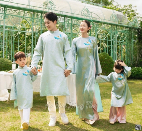 Áo Dài Cách Tân Gia Đình Gấm Xanh Thêu Ruy Băng