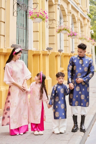 Áo Dài Cách Tân Gia Đình Hồng Phối Xanh Họa Tiết Đồng Tiền