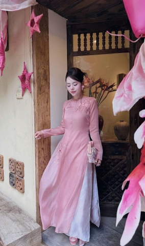 Áo Dài Cách Tân Lụa Hồng Họa Tiết Thêu Cổ Tròn