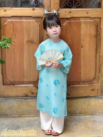 Áo Dài Bé Gái Voan Xanh Họa Tiết Thêu