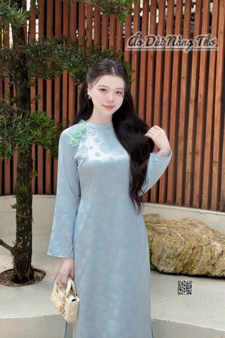 Áo Dài Cách Tân Lụa Xanh Đính Hoa Xinh Xắn