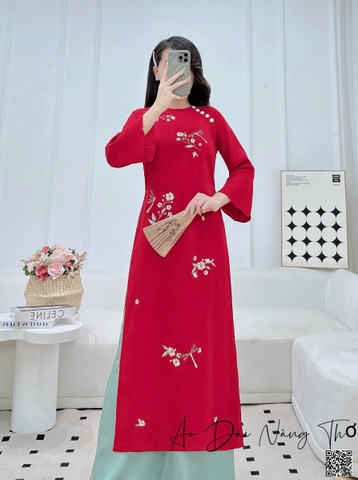 Áo Dài Cách Tân Vải Lụa Đỏ Thêu Hoa Xinh Xắn