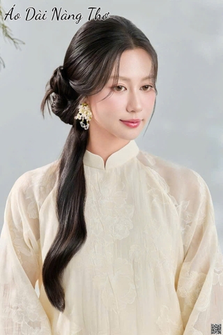Áo Dài Cách Tân Lụa Kem Họa Tiết Ẩn Trên Vải