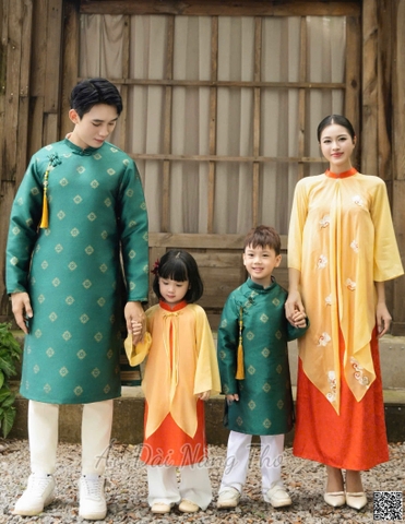 Áo Dài Cách Tân Gia Đình Lụa Cam Xẻ Tà Tân Thời