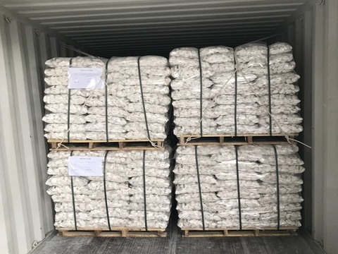 White Pebble Shipments to UAE for Landscaping Projects