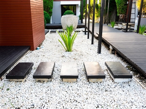 Cool Ideas To Use Pebbles To Decorate Outdoor