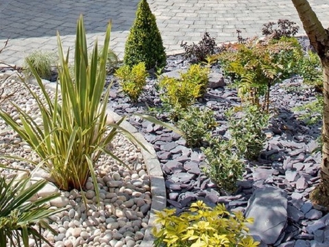 How To Use Pebbles As Mulch