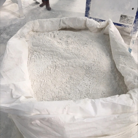 MIX QUICK LIME POWDER