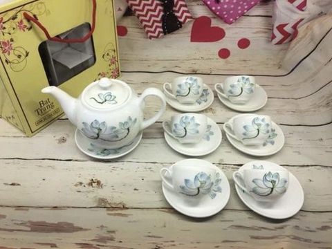 Những bộ ấm chén sứ đi biếu tặng sang trọng