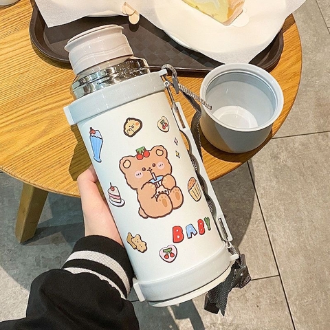 Bình nước giữ nhiệt 480ML INOX 316 hoạ tiết dễ thuơng cho bé đi học có dây đeo chéo GUM-12